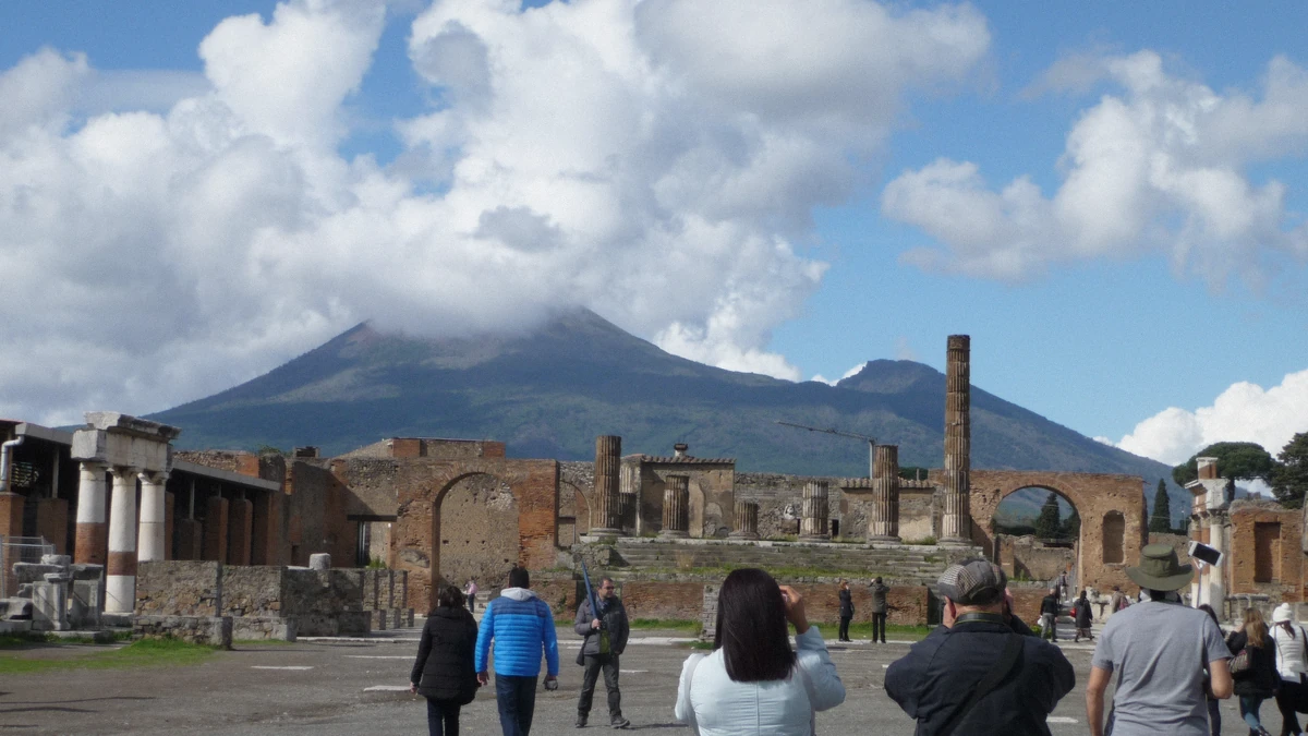 Mount Vesuvius standing over the Pompeii excavations on a clear-weather private tour day